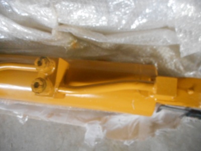 Гидроцилиндр подъема стрелы левый (L тела - 995 мм, d отв - 50 мм) XCMG ZL30G оригинал Z3G.10.3, 9327993